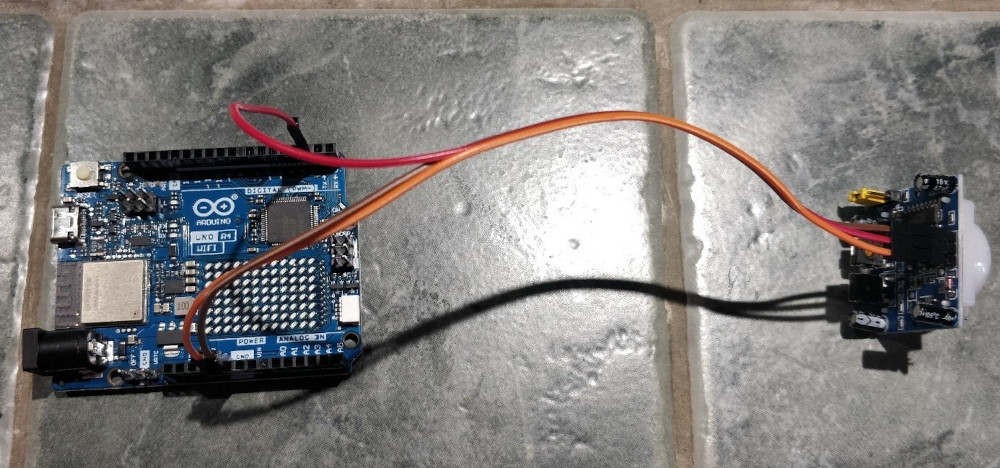 Figure 6 : Connexion du capteur HC-SR501 à l’Arduino